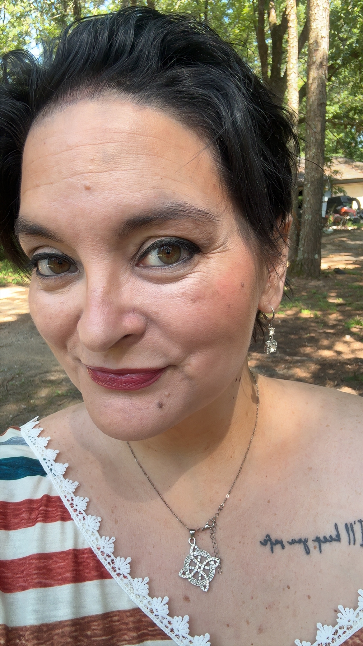 Sharlie Wallace, crochet, hand sewing, mosaic art guide in Mena, AR
